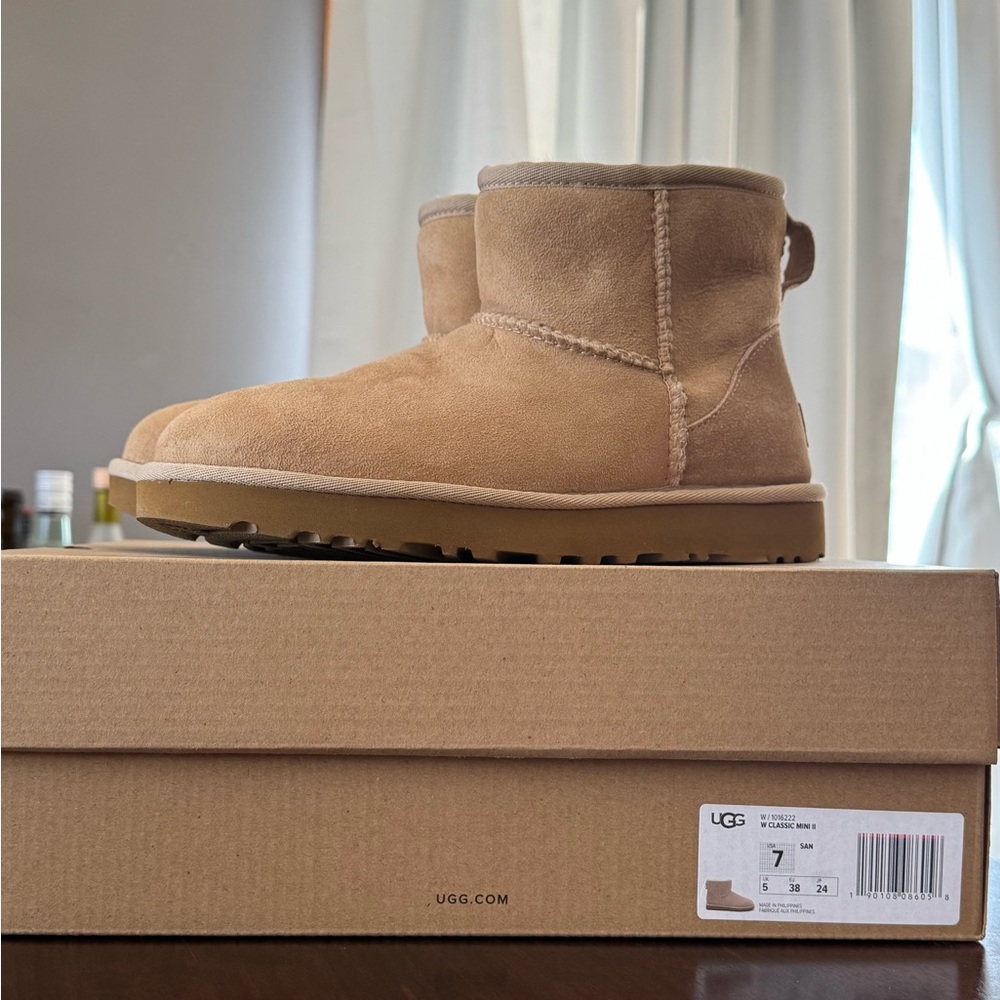 UGG CLASSIC MINI SAND